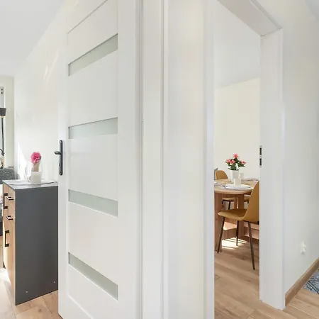 Sloneczny Z Pieknym Widokiem, Balkon & Parking By Renters *