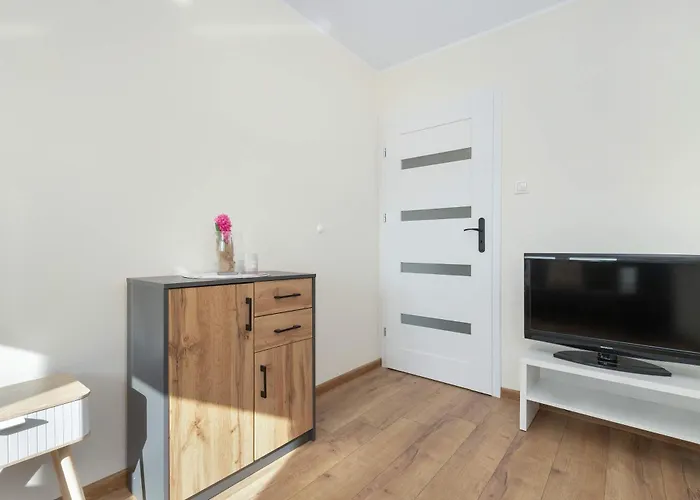 Sloneczny Z Pieknym Widokiem, Balkon & Parking By Renters 소포트