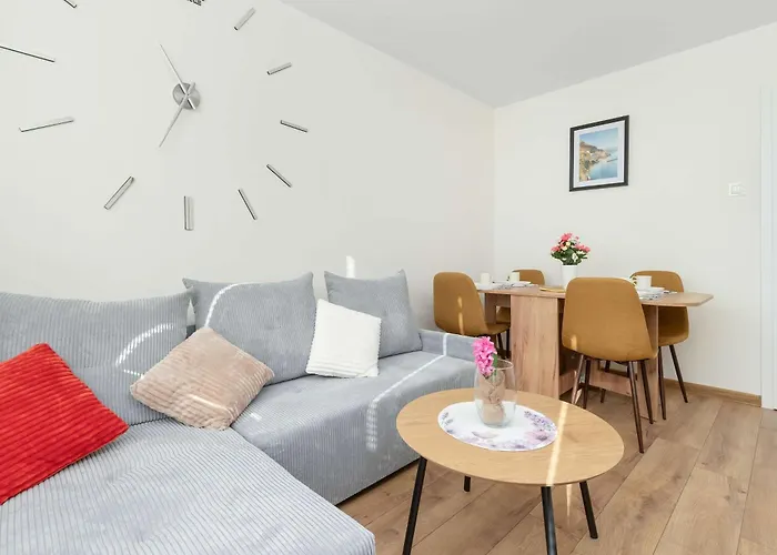 Sloneczny Z Pieknym Widokiem, Balkon & Parking By Renters 아파트